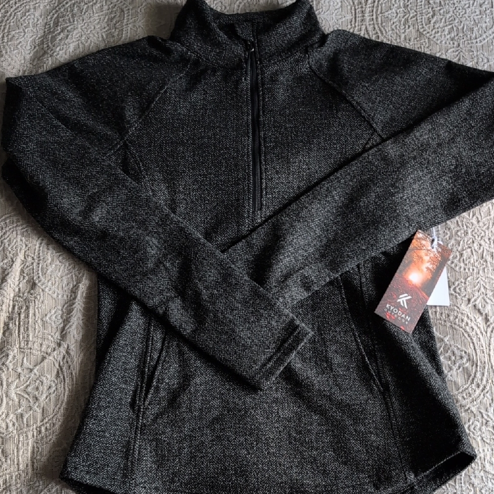 Kyodan Outdoor Black/Dark Heather Gray Quarter-Zip Pullover